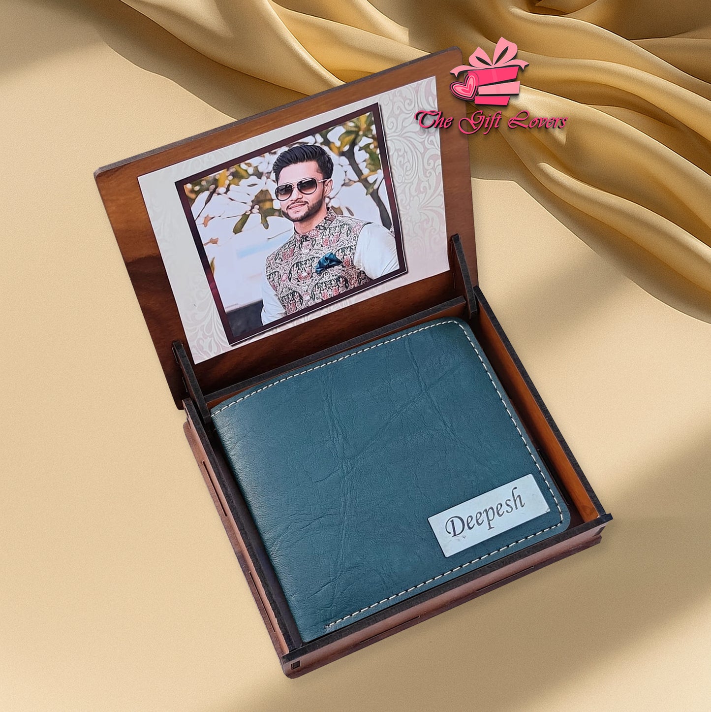 Italian Leather Wallet With Themed Wooden Box